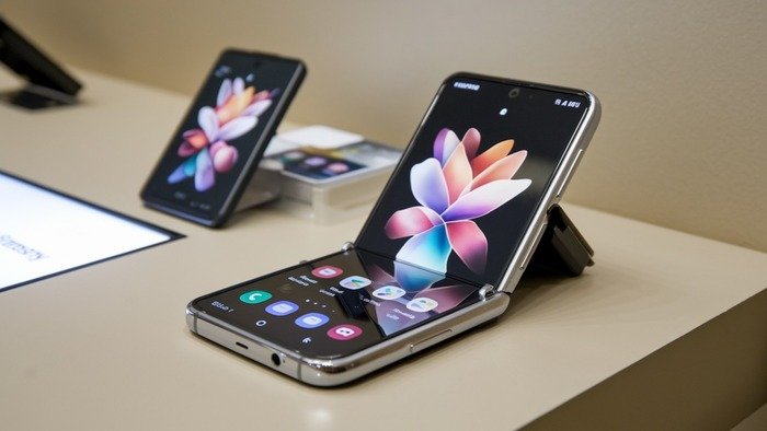 Eligibility Criteria For Free Galaxy Z Flip Government Phone