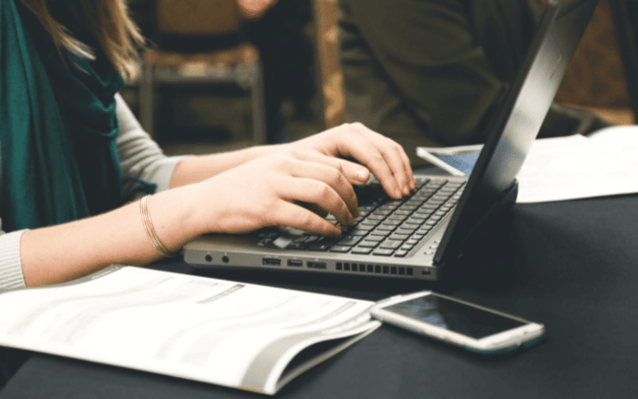 Eligibility for Free Centrelink Laptop Grants Australia